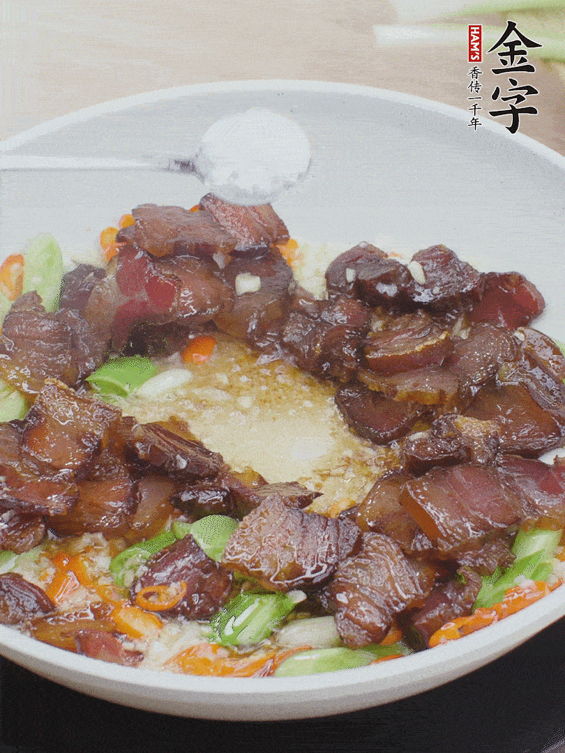 下醬油肉，一點(diǎn)生抽、白糖調(diào)味。