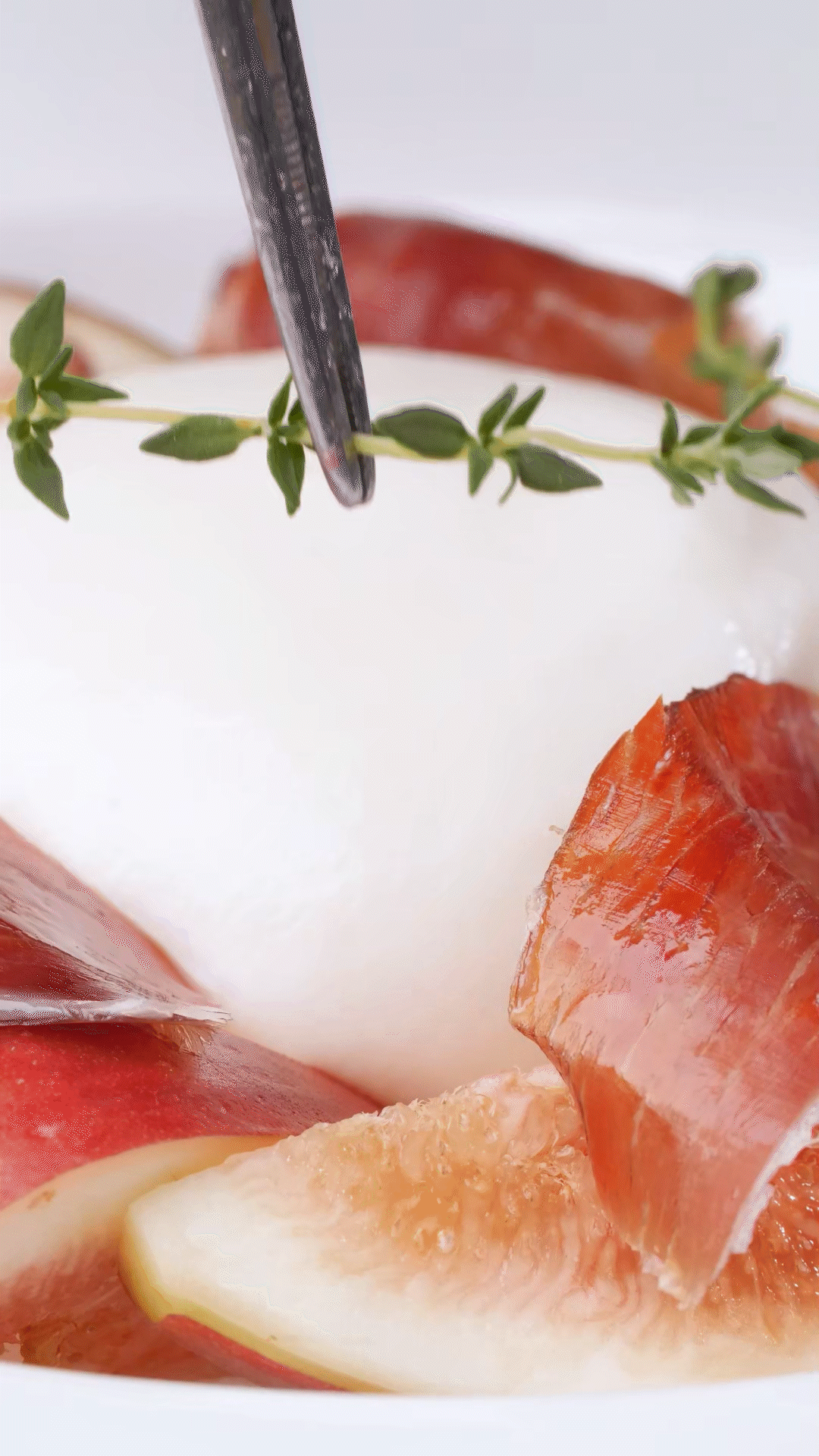 周邊圍上一圈無花果
